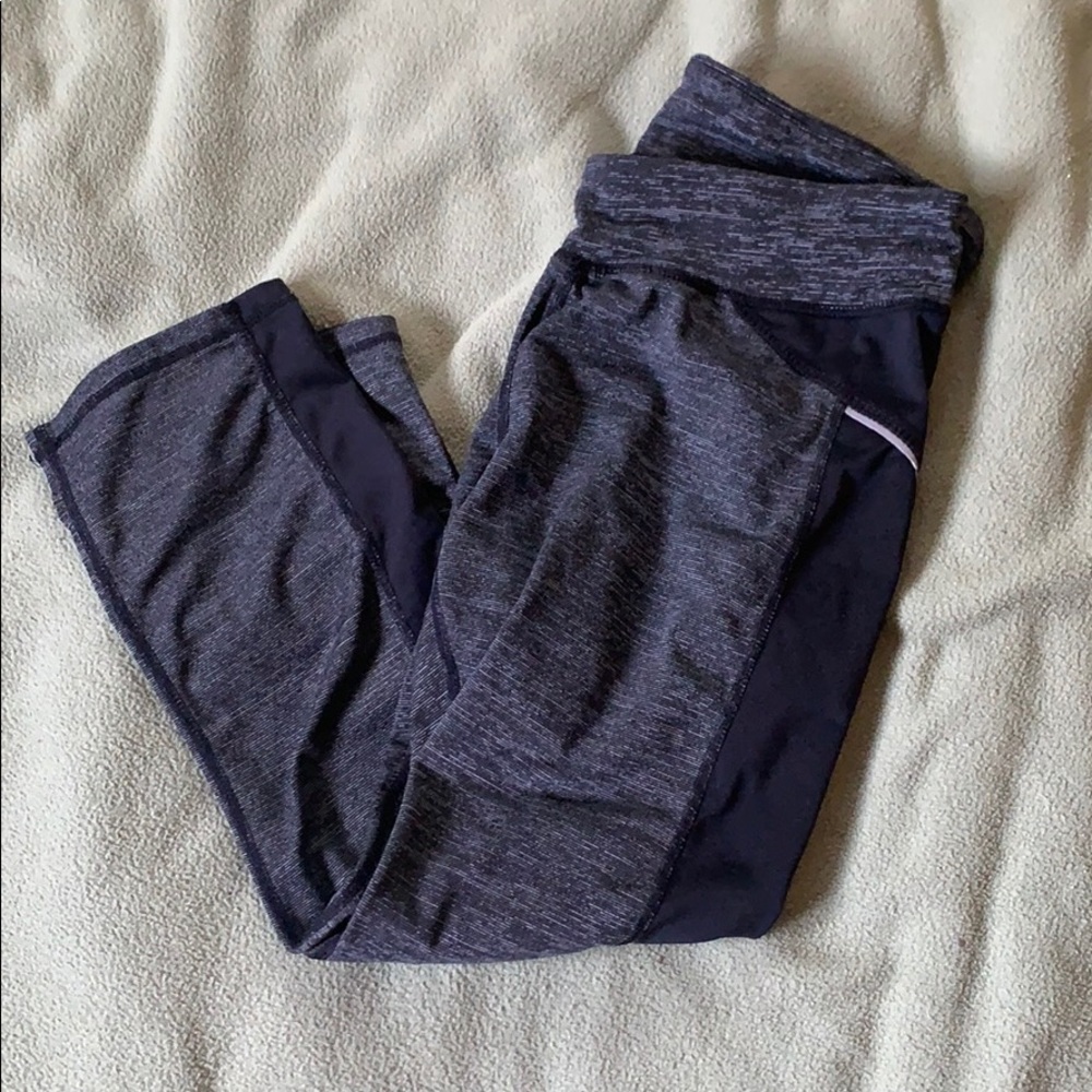 Gray/black leggings